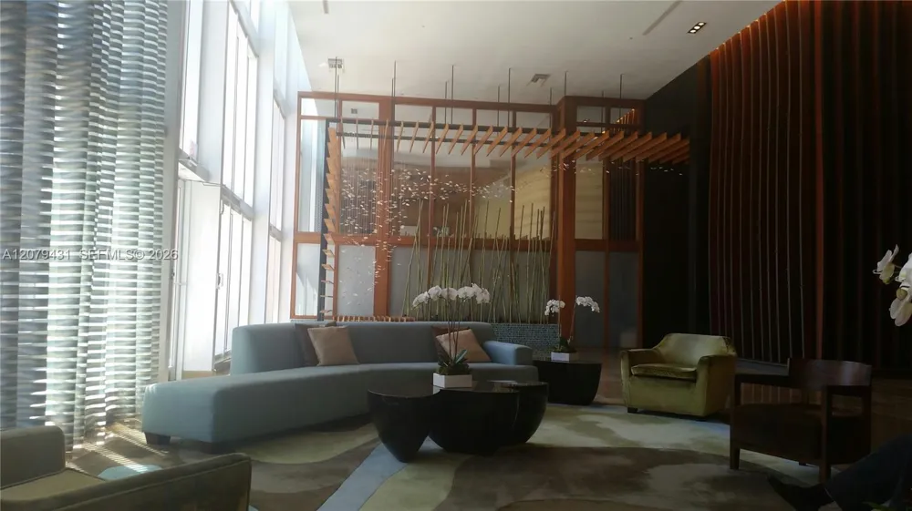 50 Biscayne Blvd #707 Miami, FL 33132