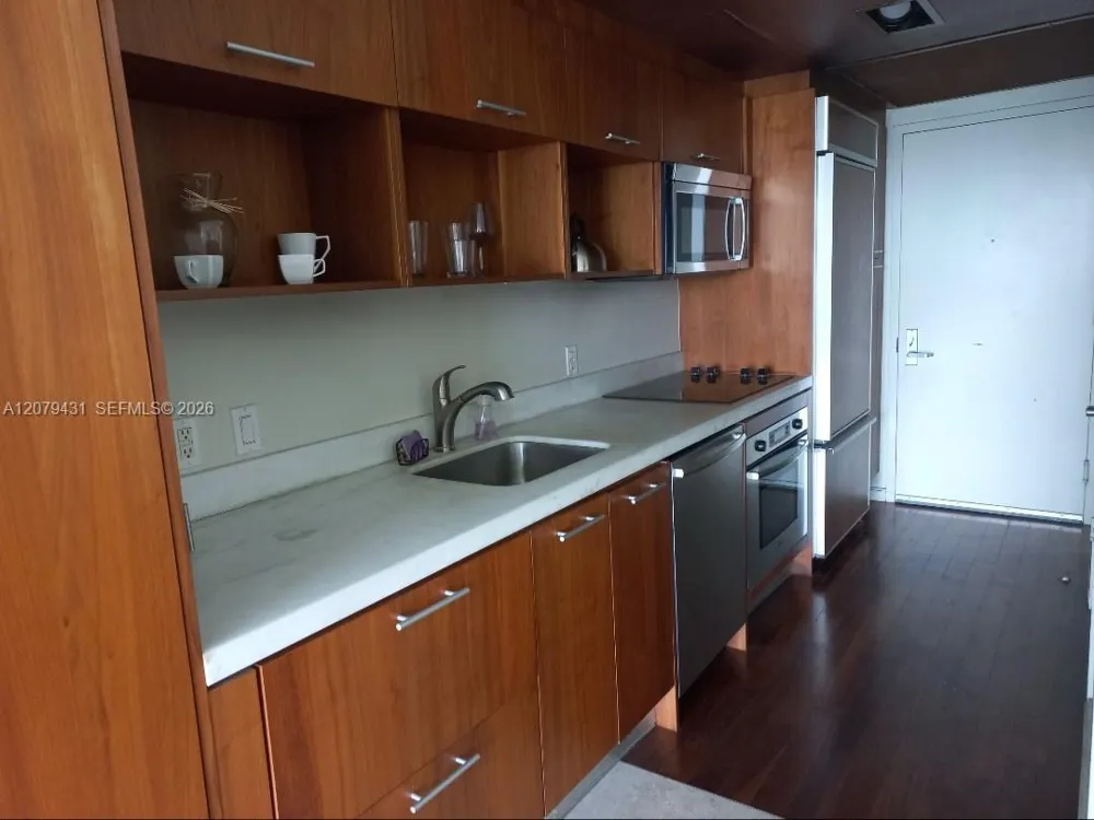 50 Biscayne Blvd #707 Miami, FL 33132