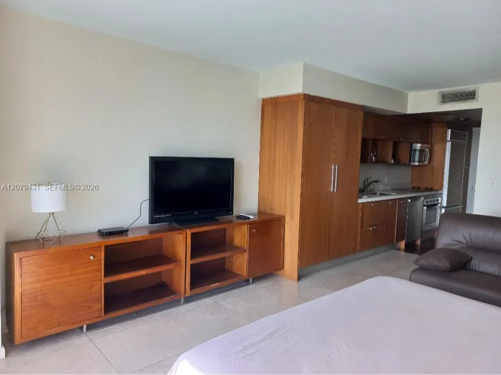 50 Biscayne Blvd #707 Miami, FL 33132