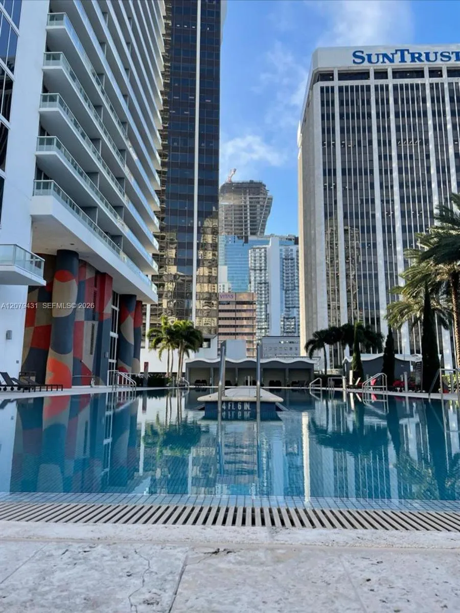 50 Biscayne Blvd #707 Miami, FL 33132