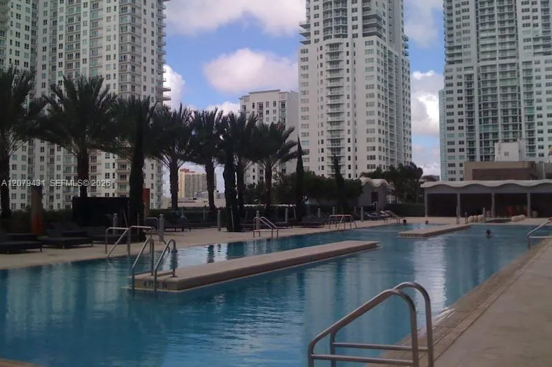 50 Biscayne Blvd #707 Miami, FL 33132