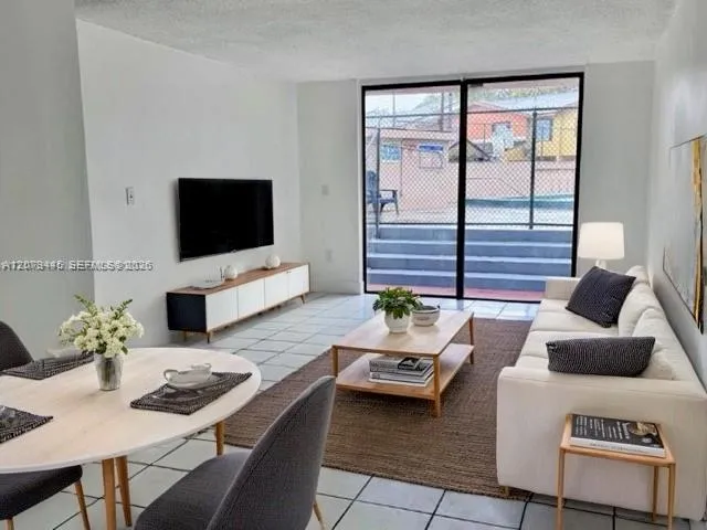 9678 Fontainebleau Blvd #111 Miami, FL 33172