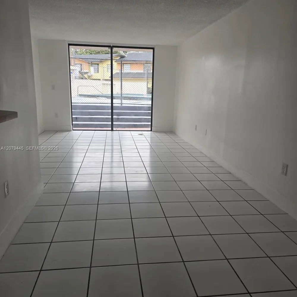 9678 Fontainebleau Blvd #111 Miami, FL 33172