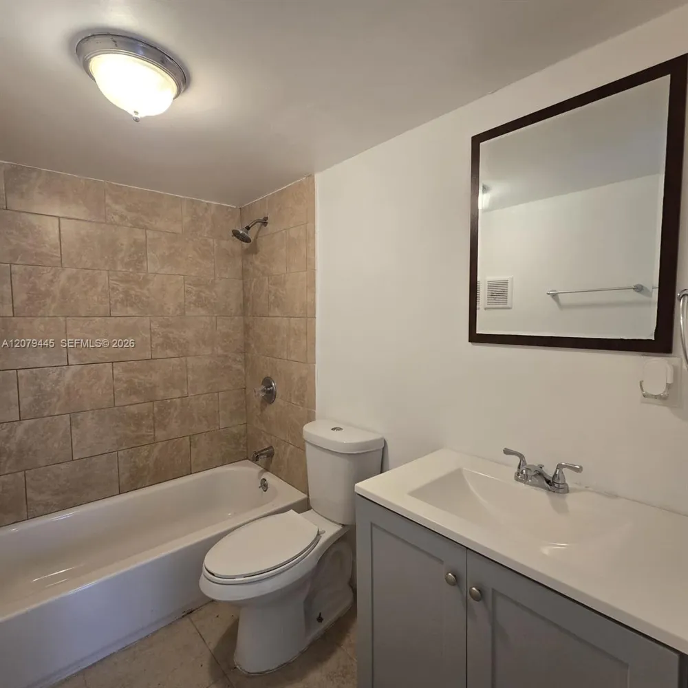 9678 Fontainebleau Blvd #111 Miami, FL 33172