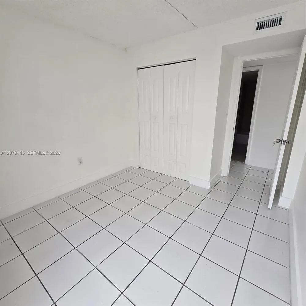 9678 Fontainebleau Blvd #111 Miami, FL 33172