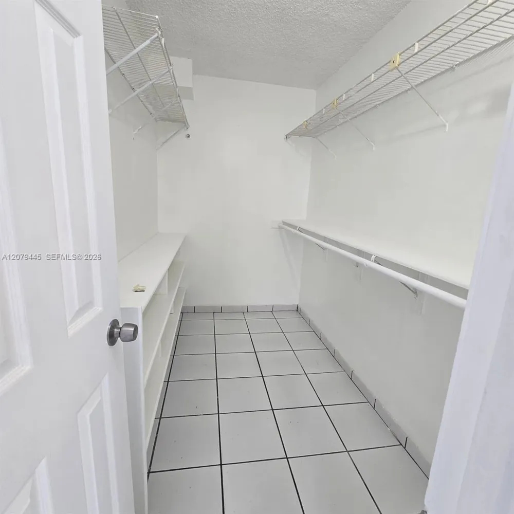 9678 Fontainebleau Blvd #111 Miami, FL 33172