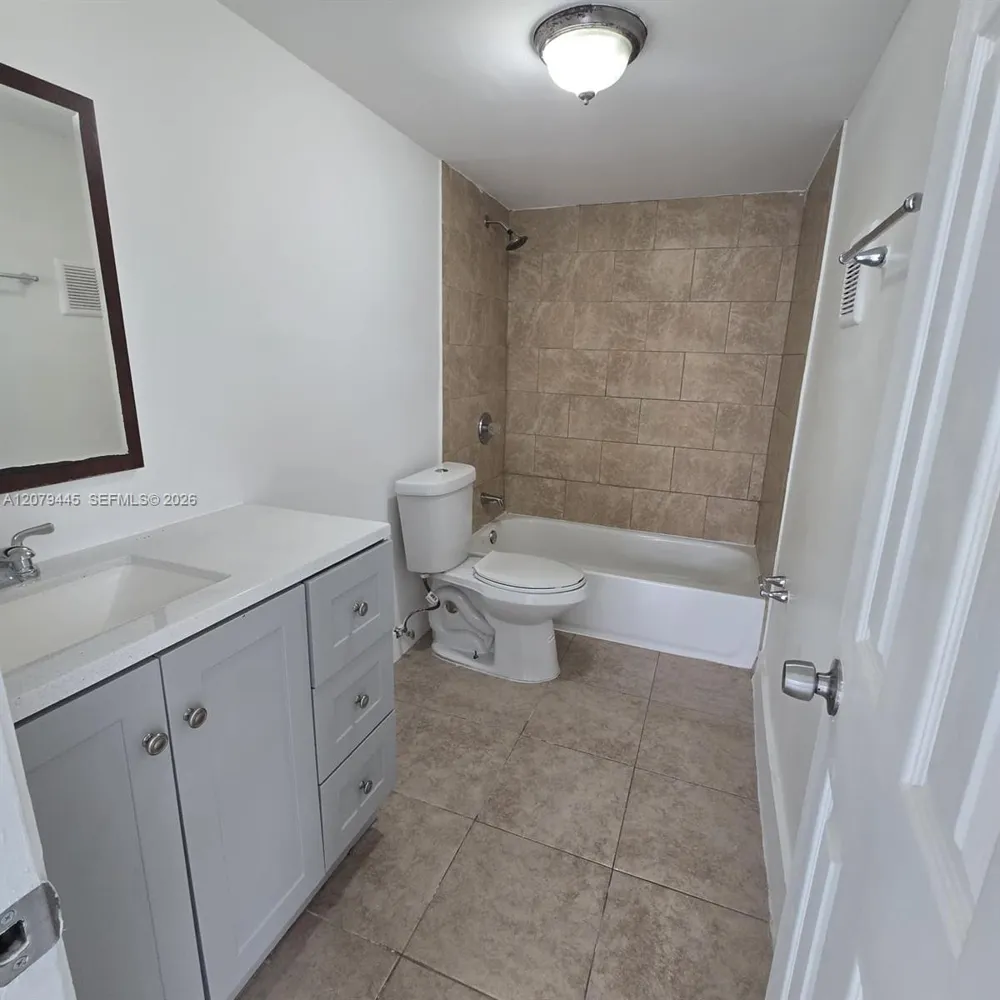 9678 Fontainebleau Blvd #111 Miami, FL 33172
