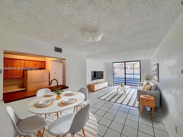 9678 Fontainebleau Blvd #111 Miami, FL 33172