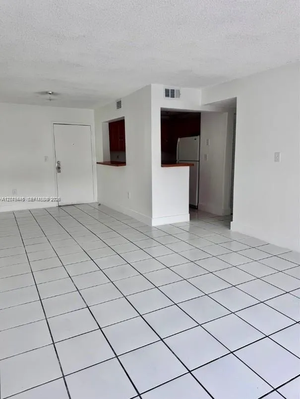 9678 Fontainebleau Blvd #111 Miami, FL 33172
