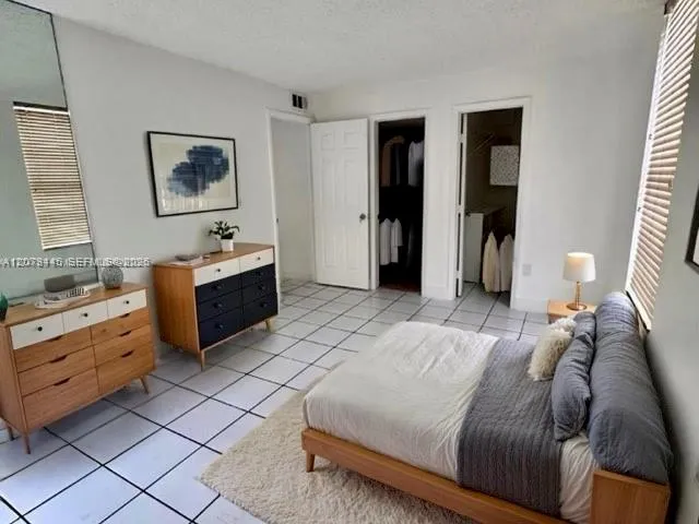9678 Fontainebleau Blvd #111 Miami, FL 33172