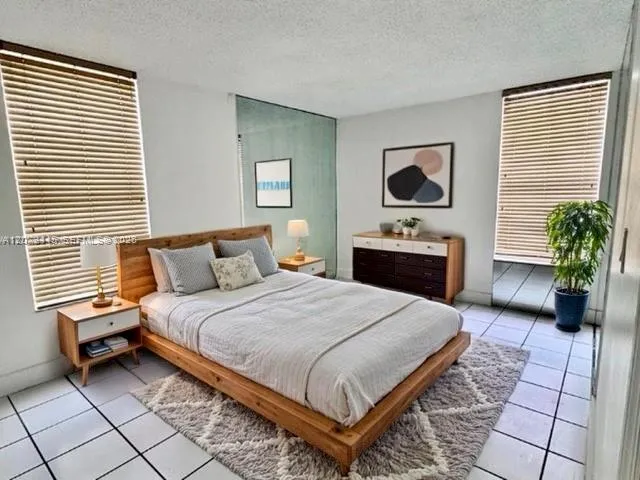 9678 Fontainebleau Blvd #111 Miami, FL 33172