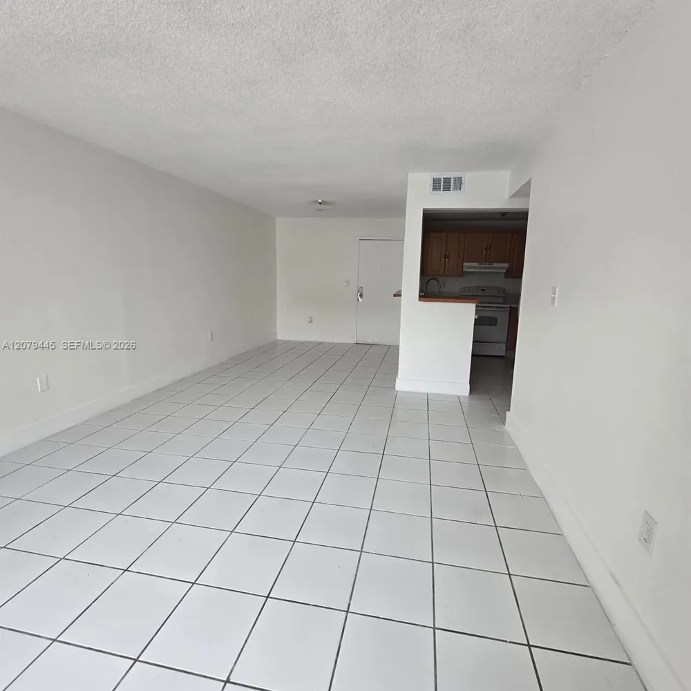 9678 Fontainebleau Blvd #111 Miami, FL 33172