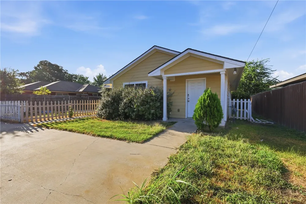 1511 W 28th St Bryan, TX 77803