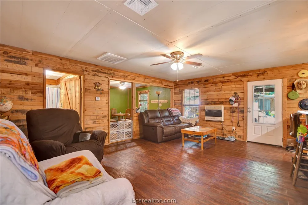 147 Catechis CountyRoad Huntsville, TX 77320