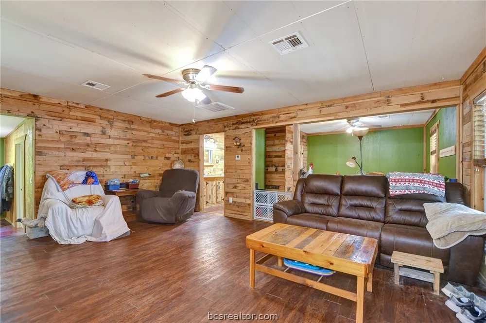 147 Catechis CountyRoad Huntsville, TX 77320