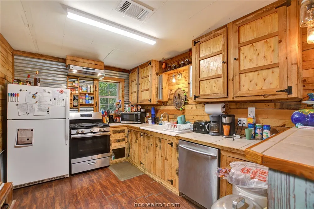147 Catechis CountyRoad Huntsville, TX 77320