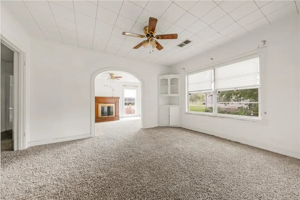 1545 E Wm J Bryan Parkway Bryan, TX 77803
