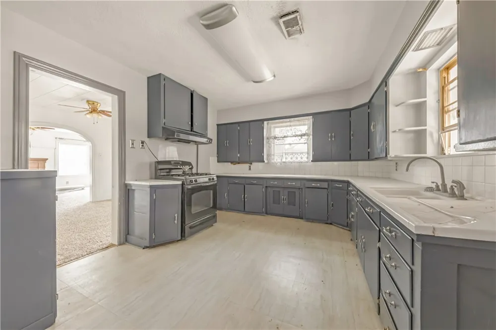 1545 E Wm J Bryan Parkway Bryan, TX 77803