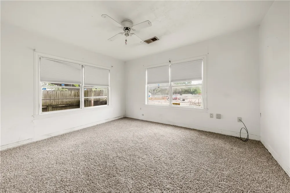 1545 E Wm J Bryan Parkway Bryan, TX 77803
