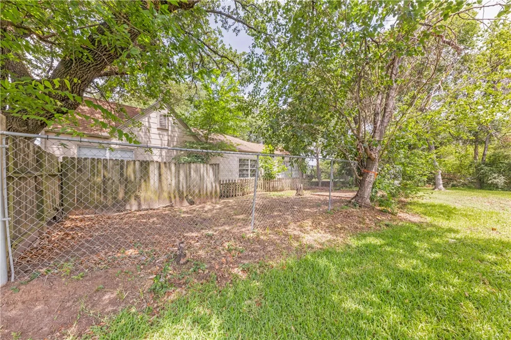 1545 E Wm J Bryan Parkway Bryan, TX 77803