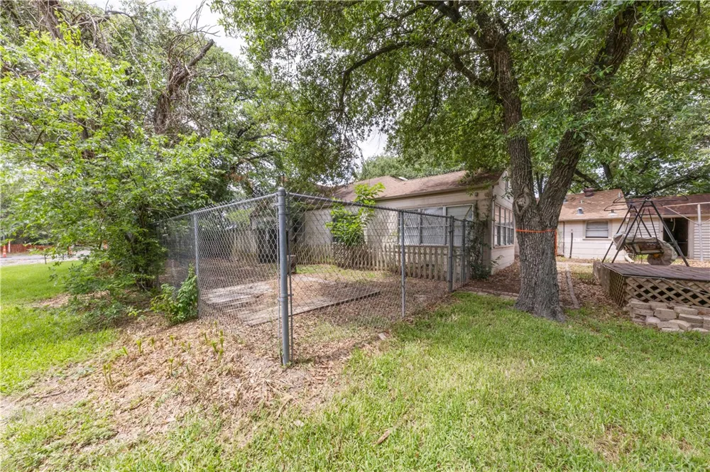 1545 E Wm J Bryan Parkway Bryan, TX 77803