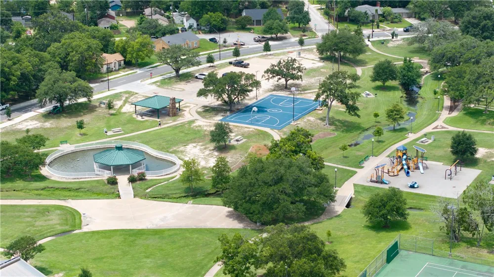 1545 E Wm J Bryan Parkway Bryan, TX 77803