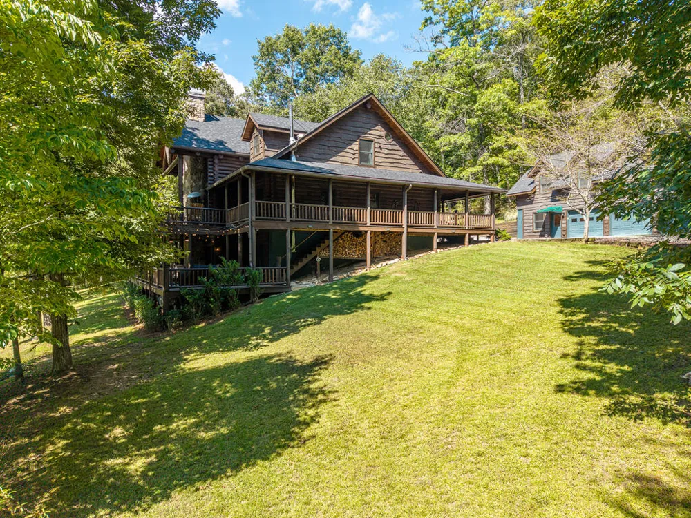 505 Old Salem Road Mineral Bluff, GA 30559