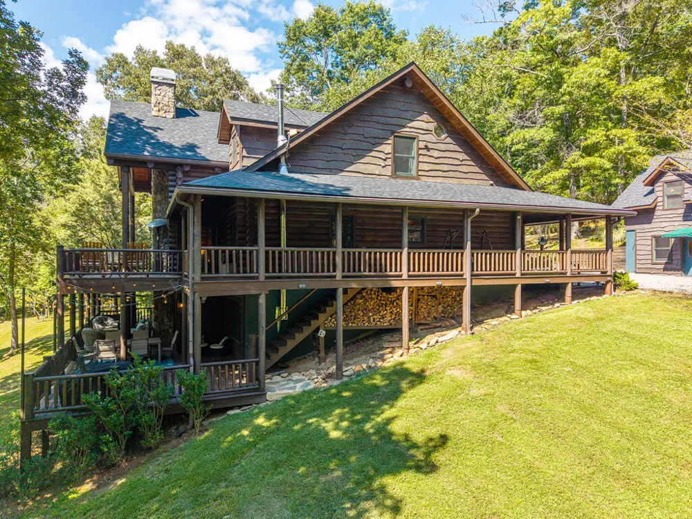 505 Old Salem Road Mineral Bluff, GA 30559