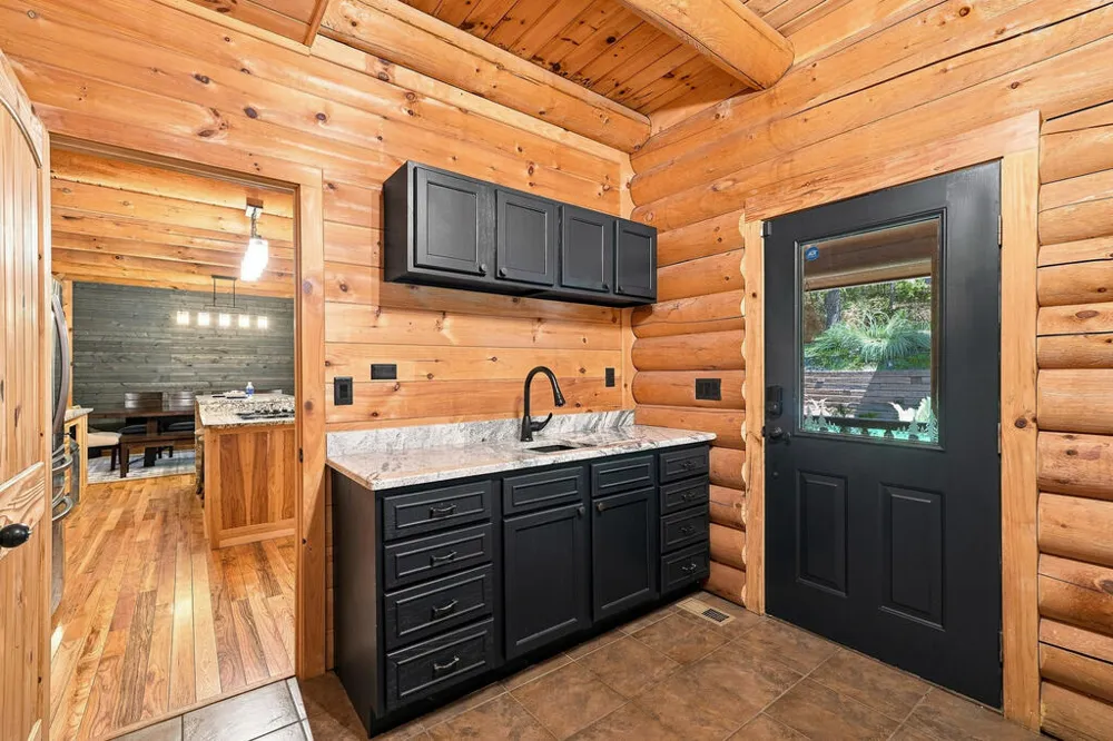 505 Old Salem Road Mineral Bluff, GA 30559