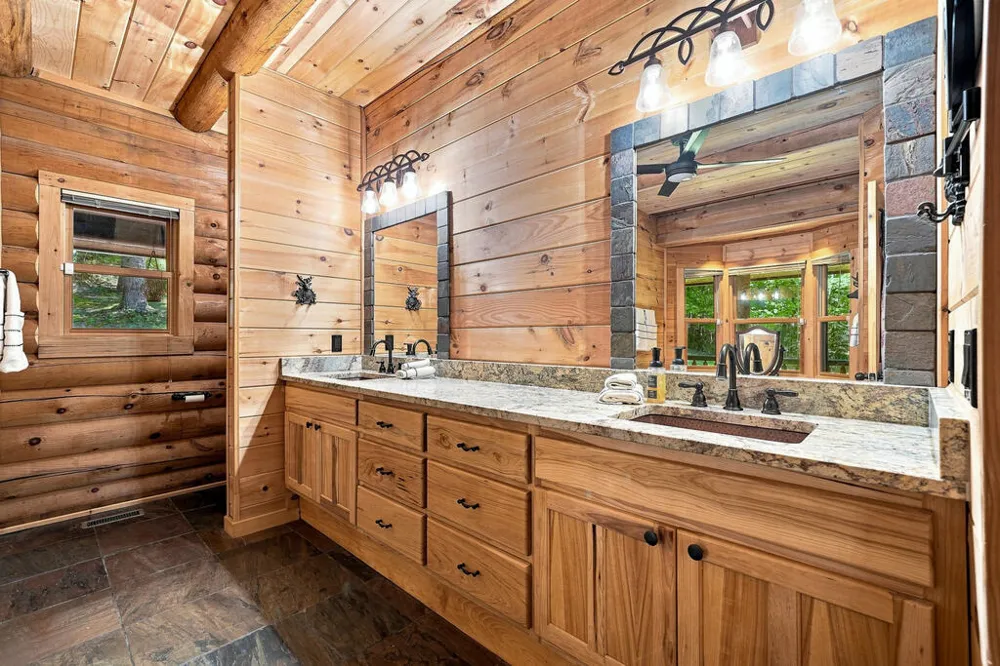 505 Old Salem Road Mineral Bluff, GA 30559