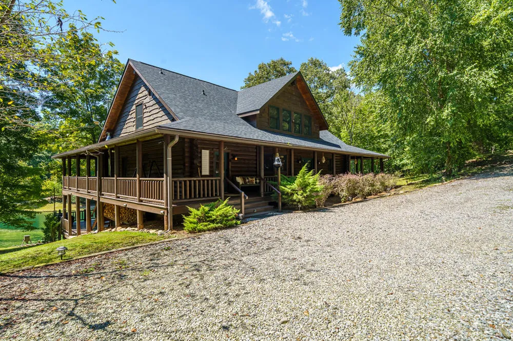 505 Old Salem Road Mineral Bluff, GA 30559