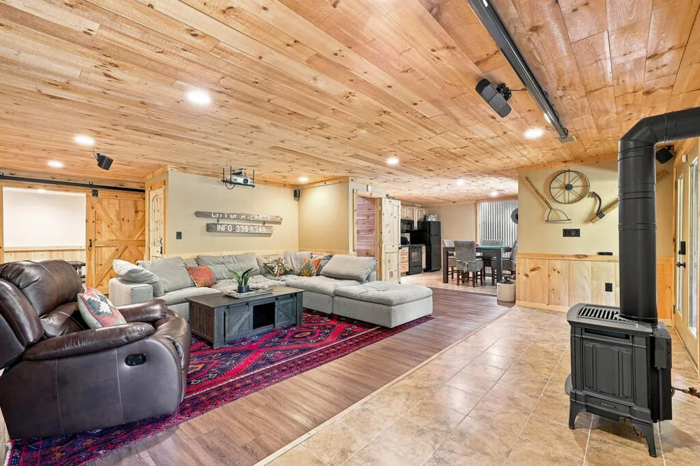 505 Old Salem Road Mineral Bluff, GA 30559
