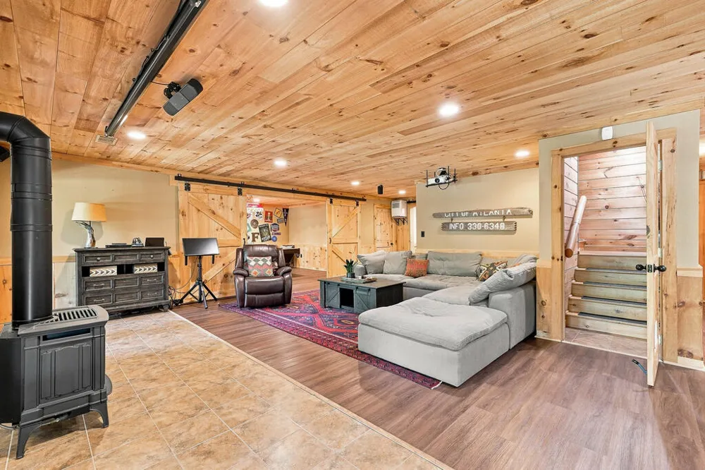 505 Old Salem Road Mineral Bluff, GA 30559