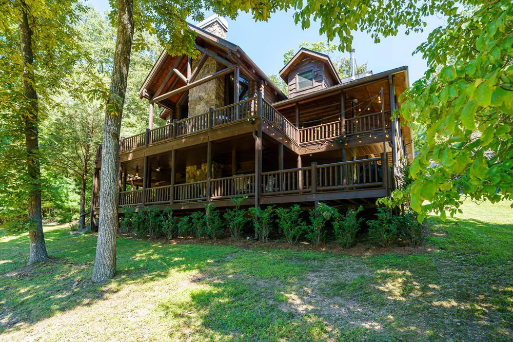 505 Old Salem Road Mineral Bluff, GA 30559