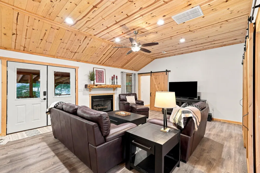 505 Old Salem Road Mineral Bluff, GA 30559