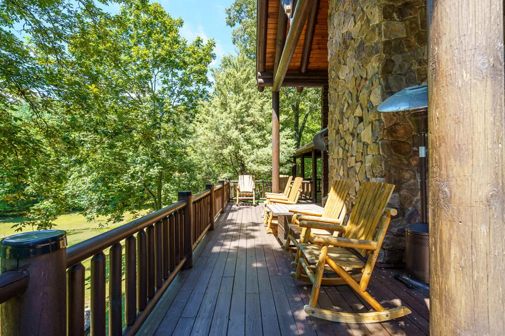 505 Old Salem Road Mineral Bluff, GA 30559