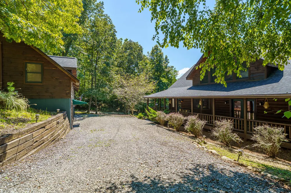 505 Old Salem Road Mineral Bluff, GA 30559