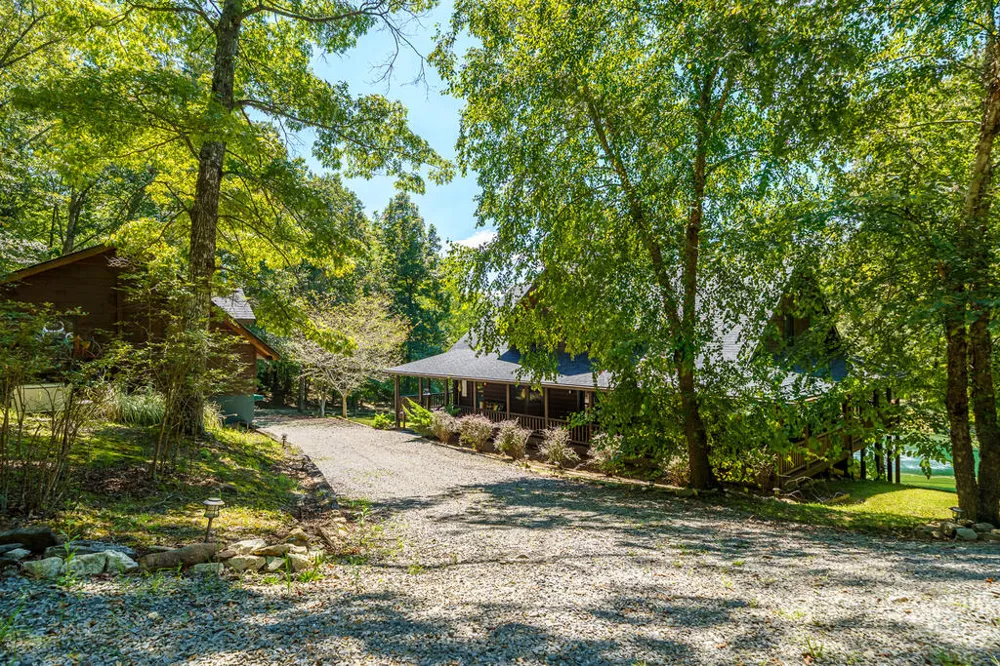 505 Old Salem Road Mineral Bluff, GA 30559