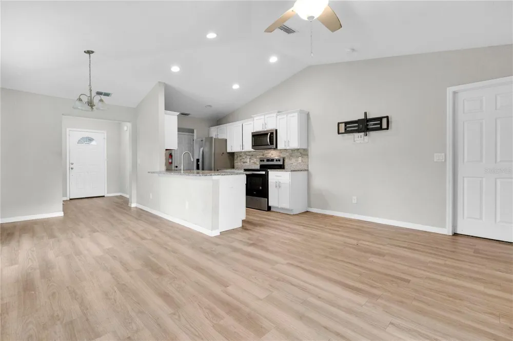 1185 FAIRVIEW AVENUE Bartow, FL 33830