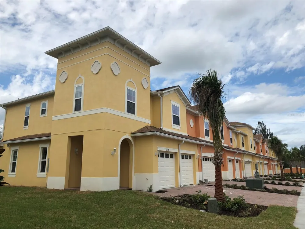 2060 ROYAL VISTA COURT Orlando, FL 32817