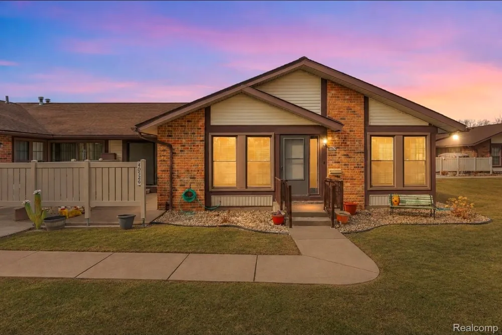 40526 Newport Drive Plymouth Charter Township, MI 48170