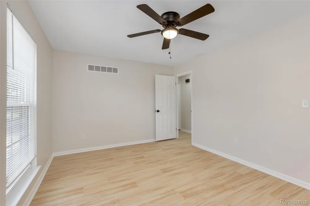 40526 Newport Drive Plymouth Charter Township, MI 48170