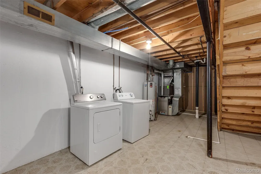 40526 Newport Drive Plymouth Charter Township, MI 48170