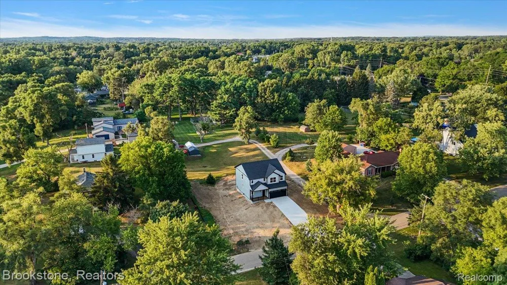 3080 W Newberry Road Waterford Charter Township, MI 48329