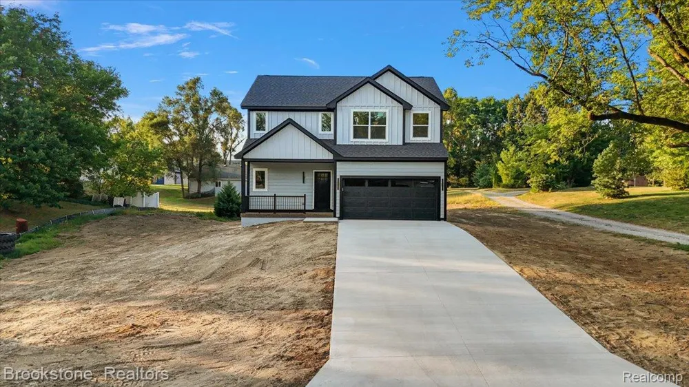 3080 W Newberry Road Waterford Charter Township, MI 48329