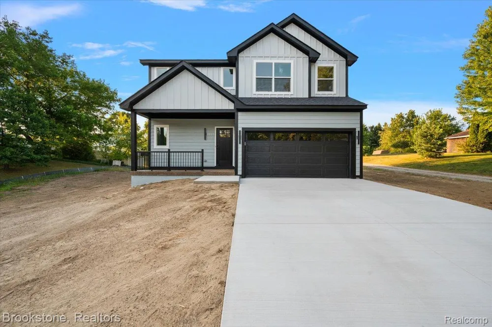 3080 W Newberry Road Waterford Charter Township, MI 48329