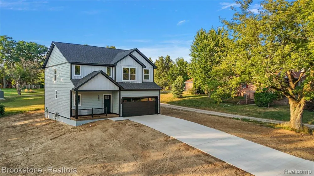 3080 W Newberry Road Waterford Charter Township, MI 48329