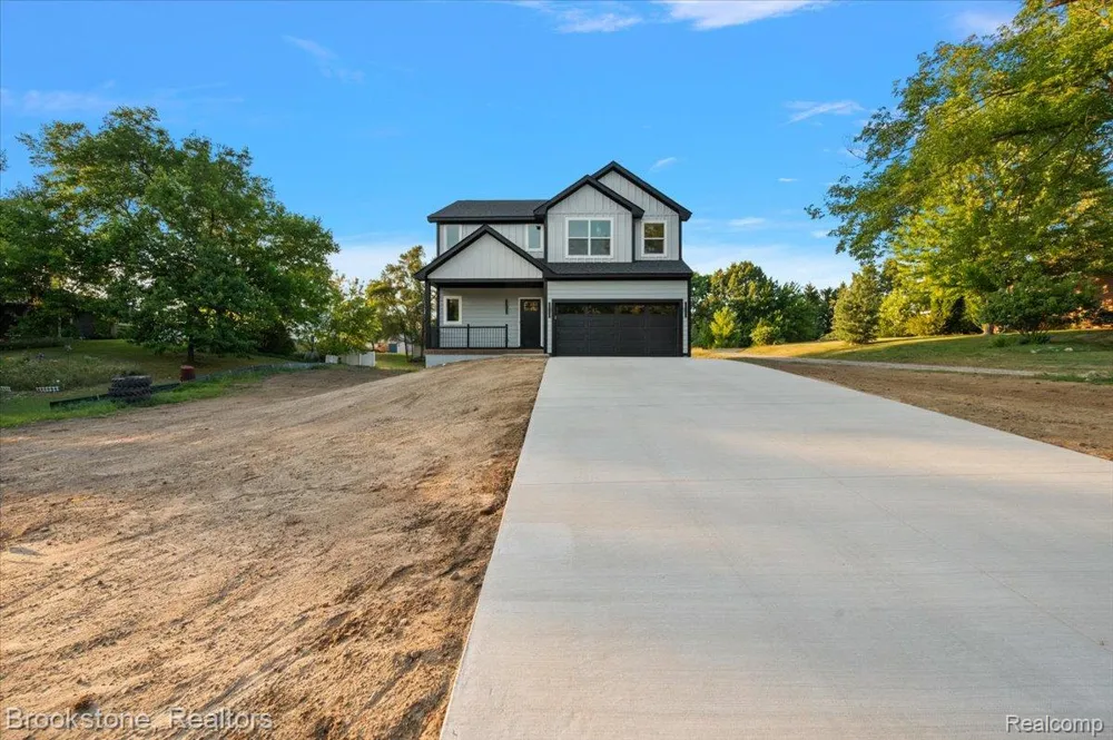 3080 W Newberry Road Waterford Charter Township, MI 48329