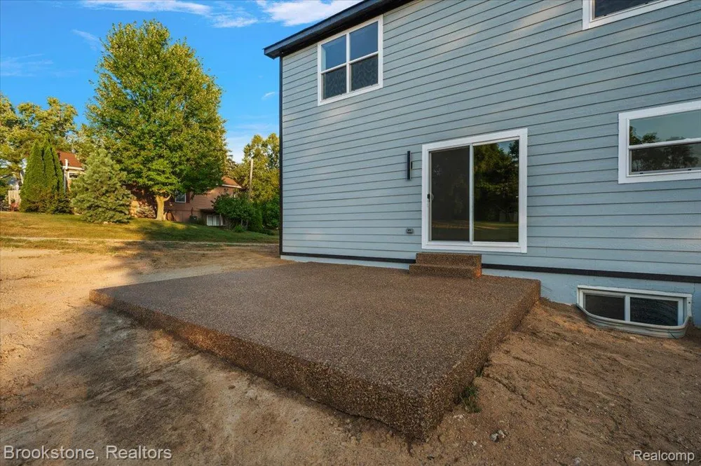 3080 W Newberry Road Waterford Charter Township, MI 48329