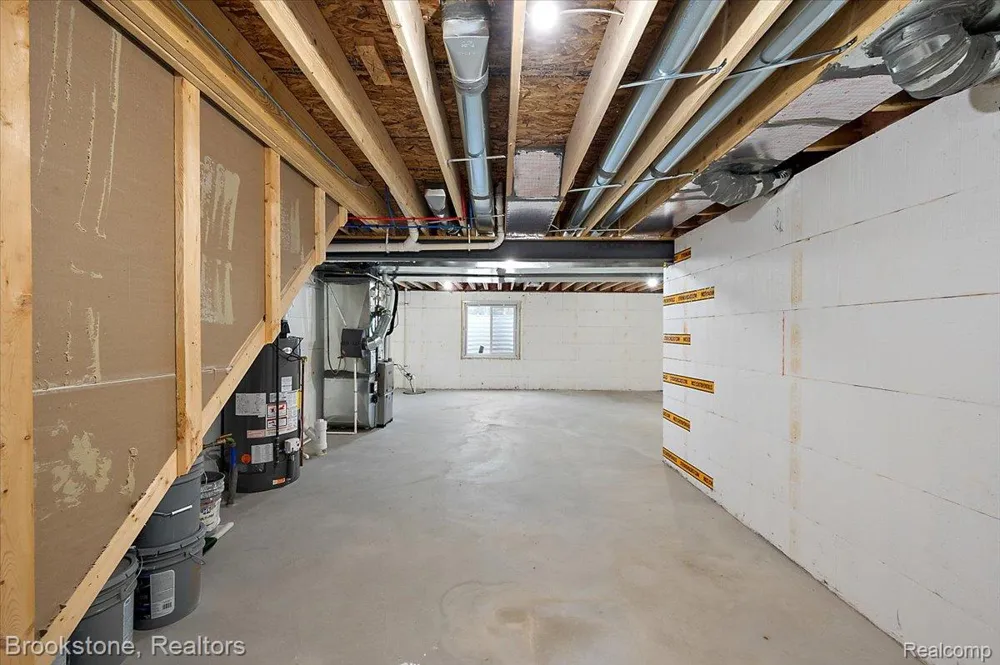 3080 W Newberry Road Waterford Charter Township, MI 48329